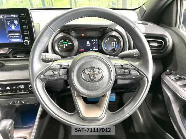 Toyota YARIS 2023-03 8727891-7