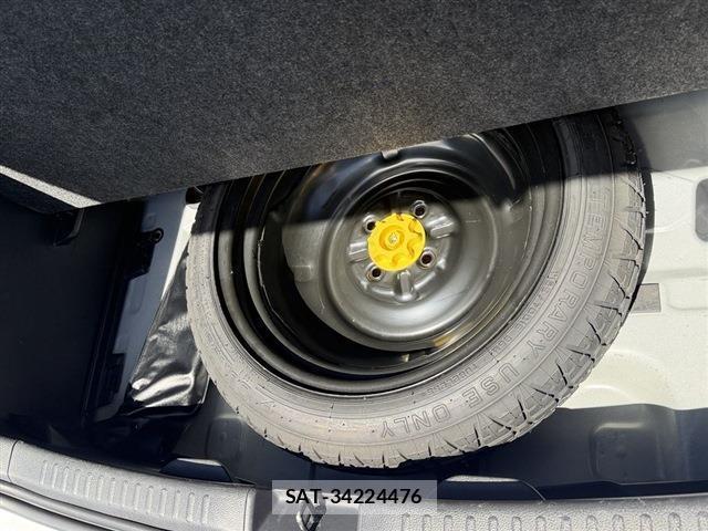 Toyota YARIS 2024-05 8728977-11