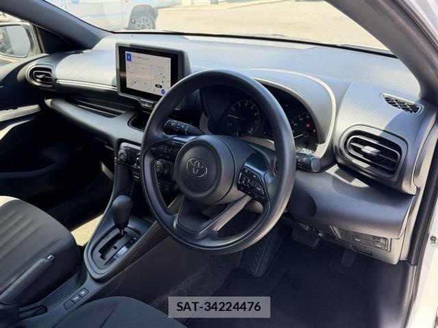 Toyota YARIS 2024-05 8728977-13