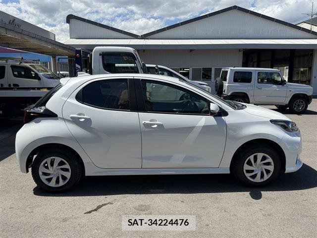 Toyota YARIS 2024-05 8728977-3