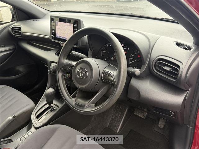 Toyota YARIS 2021-07 8728979-17
