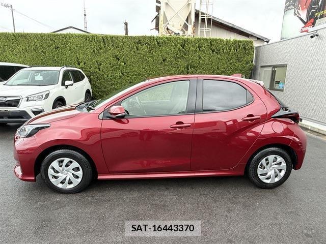 Toyota YARIS 2021-07 8728979-2