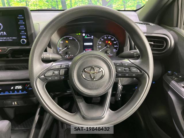 Toyota YARIS 2023-08 8730247-11