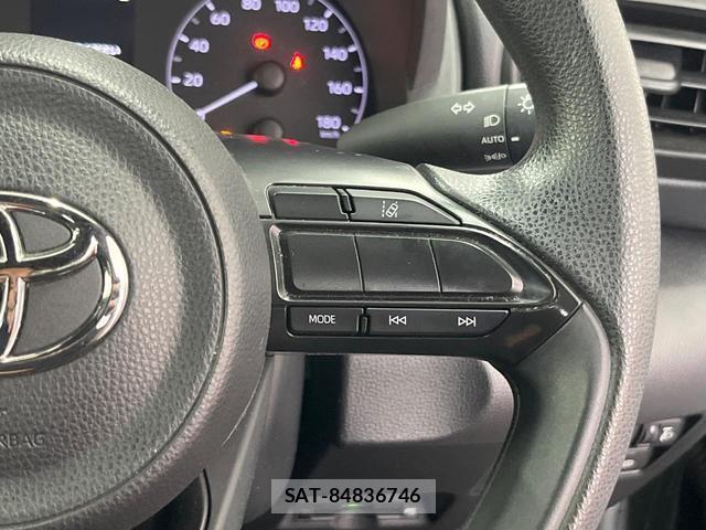 Toyota YARIS 2021-09 8730372-6