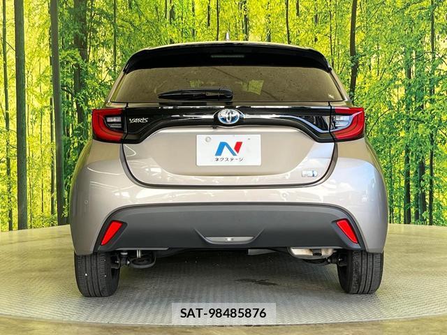 Toyota YARIS 2023-12 8730817-13