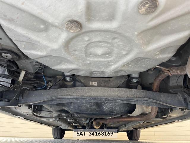 Toyota YARIS 2023-07 8730830-18