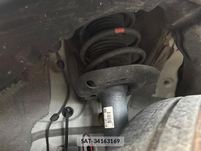 Toyota YARIS 2023-07 8730830-19