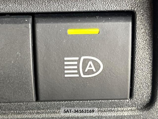 Toyota YARIS 2023-07 8730830-5