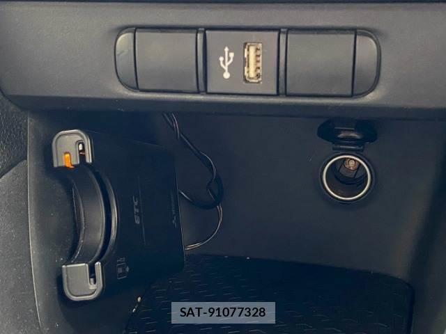 Toyota YARIS 2021-07 8731369-7