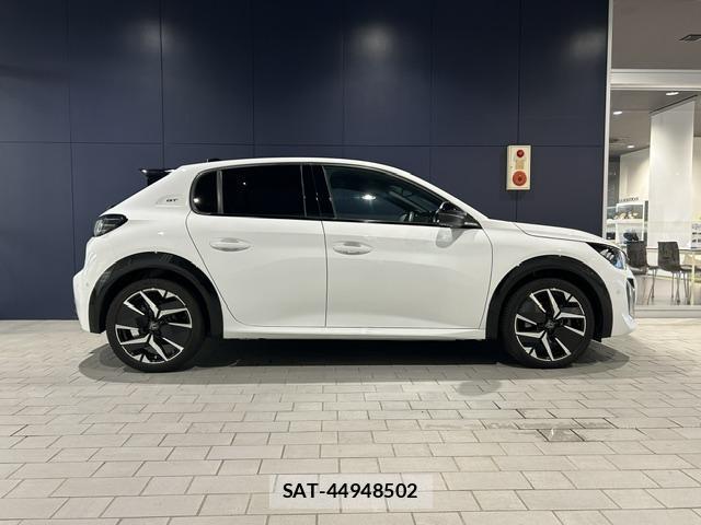Peugeot 208 2025-04 8753417-2