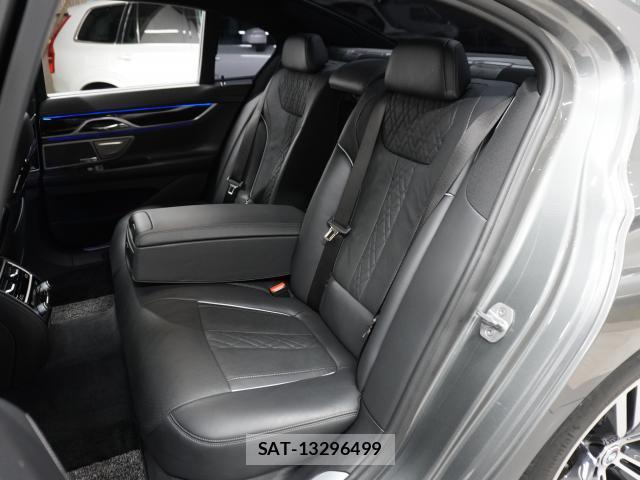 Bmw 7 SERIES 2017-10 8752843-13