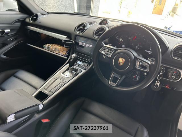 Porsche 718 Cayman 2020-06 8753857-3