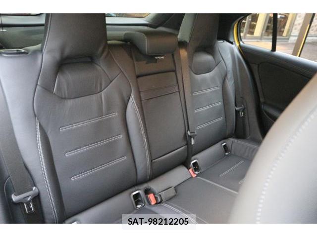 Mercedes Benz A-CLASS 2024-12 8752959-6