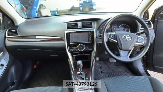 Toyota ALLION 2016-08 8753656-2