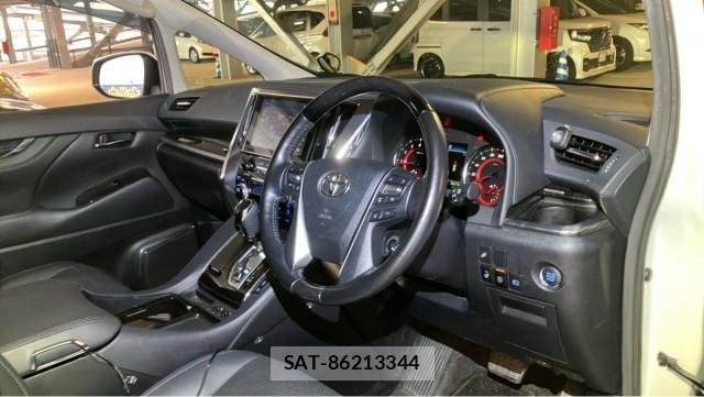 Toyota ALPHARD 2022-04 8753568-2