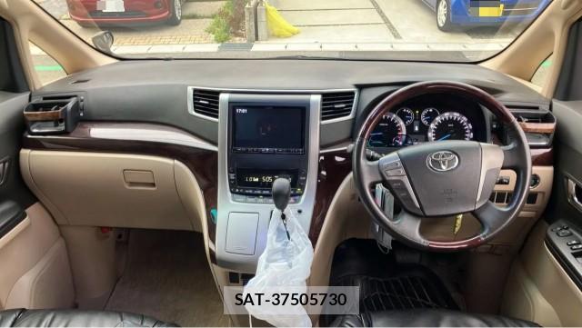 Toyota ALPHARD 2013-08 8753579-2