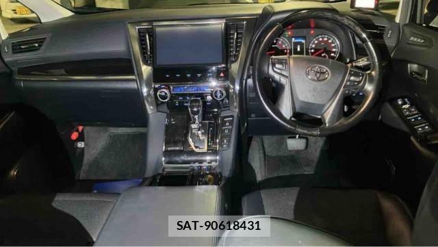 Toyota ALPHARD 2018-05 8753622-2