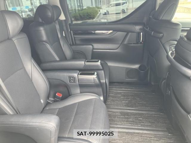 Toyota ALPHARD 2018-05 8754656-4