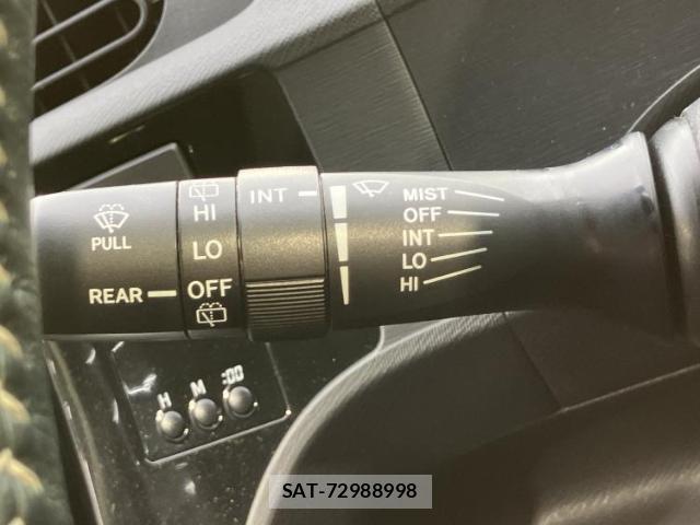 Toyota AQUA 2015-12 8752368-16