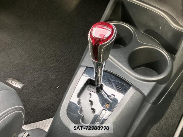 Toyota AQUA 2015-12 8752368-17