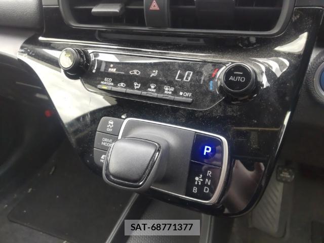 Toyota AQUA 2021-08 8752589-11