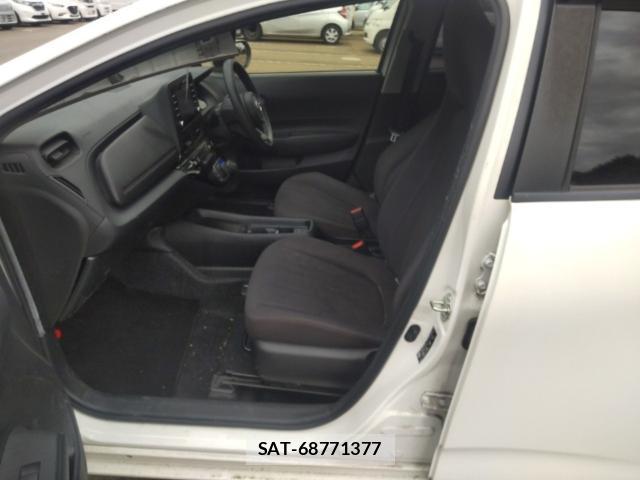 Toyota AQUA 2021-08 8752589-15