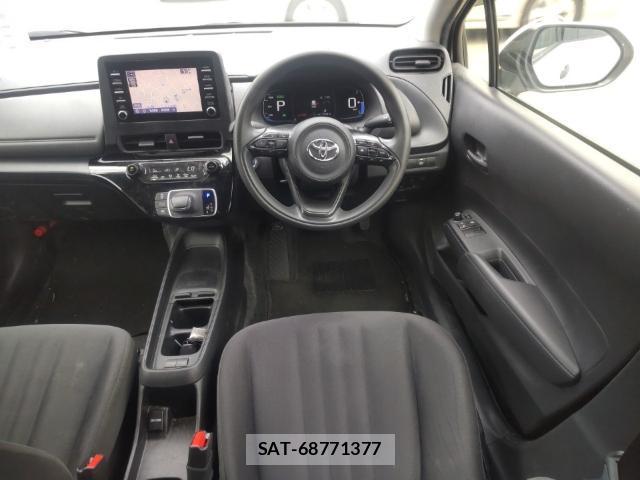 Toyota AQUA 2021-08 8752589-2
