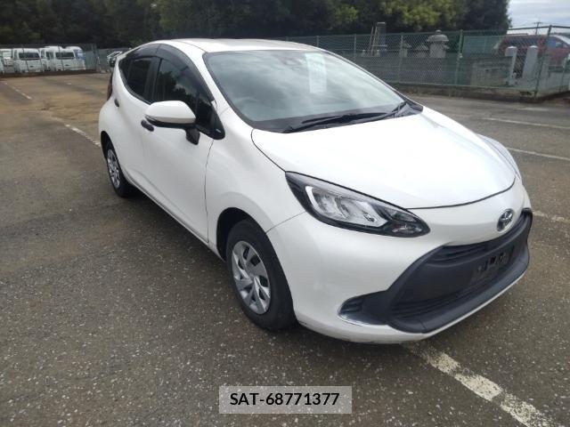 Toyota AQUA 2021-08 8752589-3