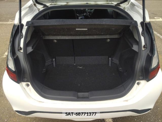 Toyota AQUA 2021-08 8752589-7