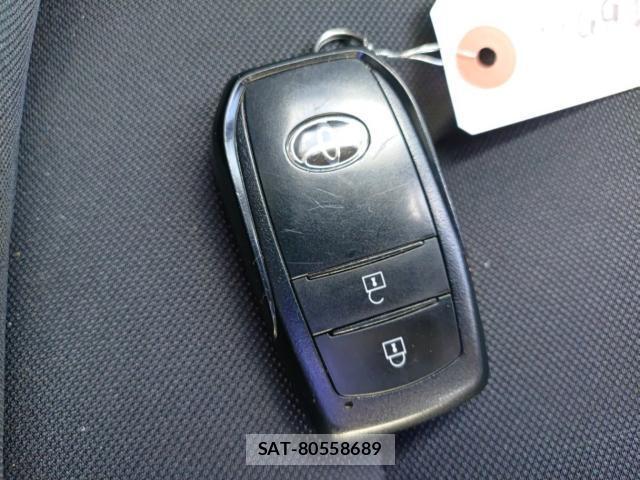 Toyota AQUA 2023-08 8752591-14