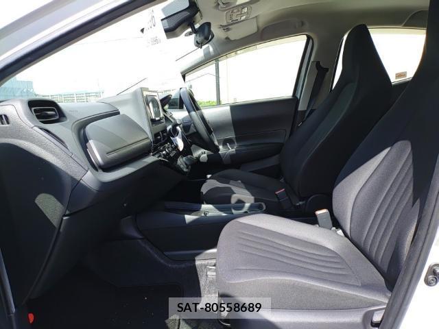 Toyota AQUA 2023-08 8752591-15