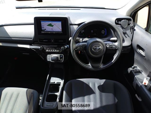 Toyota AQUA 2023-08 8752591-2