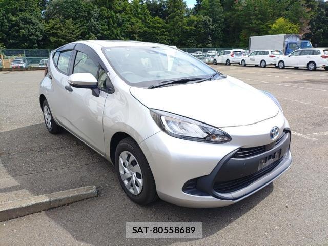 Toyota AQUA 2023-08 8752591-3