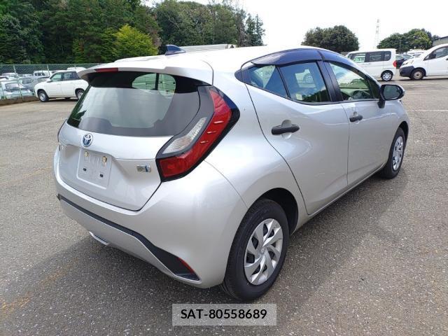 Toyota AQUA 2023-08 8752591-4