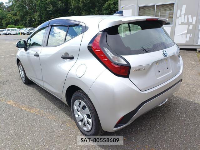 Toyota AQUA 2023-08 8752591-5