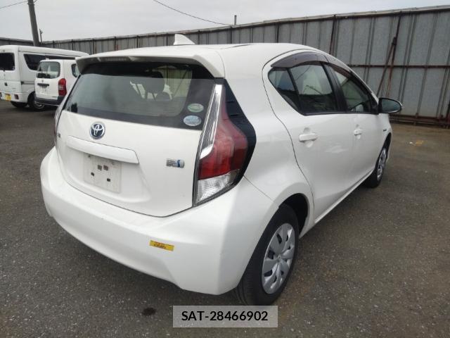 Toyota AQUA 2016-08 8752603-4