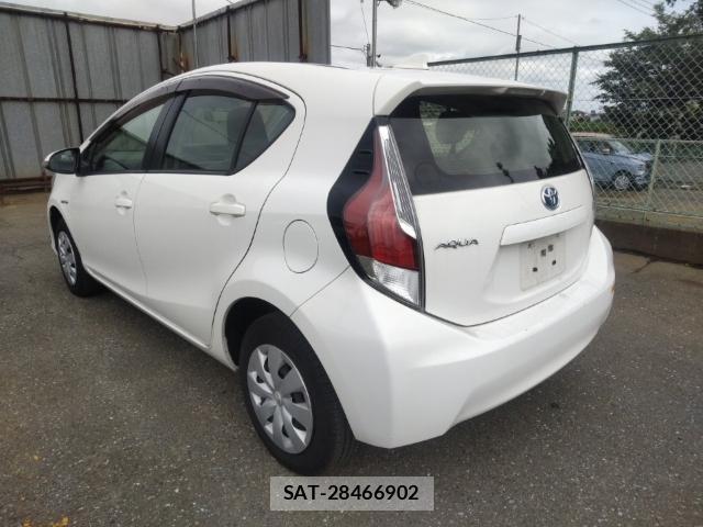 Toyota AQUA 2016-08 8752603-5