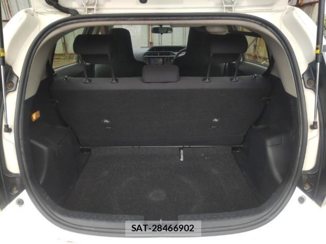 Toyota AQUA 2016-08 8752603-7