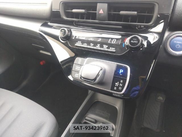 Toyota AQUA 2023-08 8752607-11
