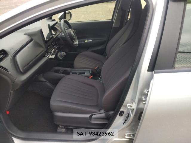 Toyota AQUA 2023-08 8752607-15