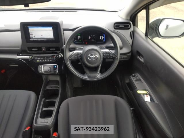 Toyota AQUA 2023-08 8752607-2