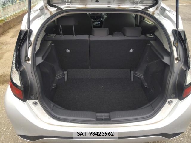 Toyota AQUA 2023-08 8752607-7