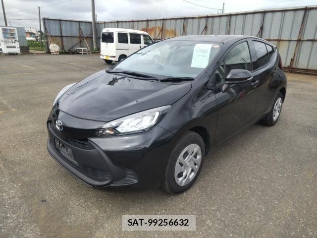 Toyota AQUA 2021-08 8752614-0