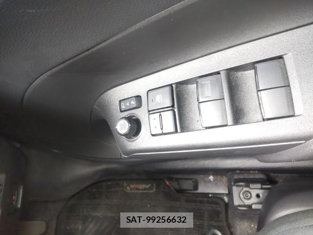 Toyota AQUA 2021-08 8752614-13