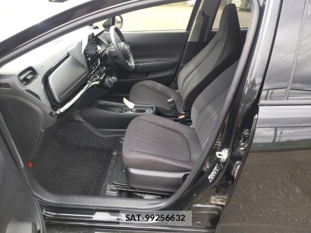 Toyota AQUA 2021-08 8752614-15