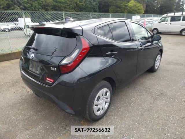 Toyota AQUA 2021-08 8752614-4
