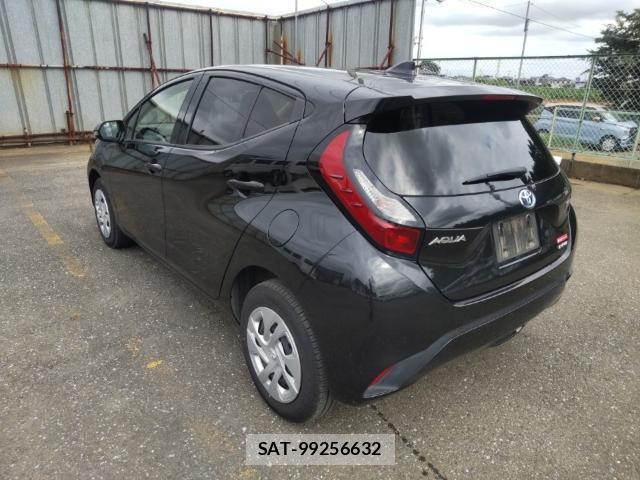Toyota AQUA 2021-08 8752614-5