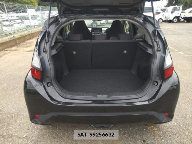 Toyota AQUA 2021-08 8752614-7