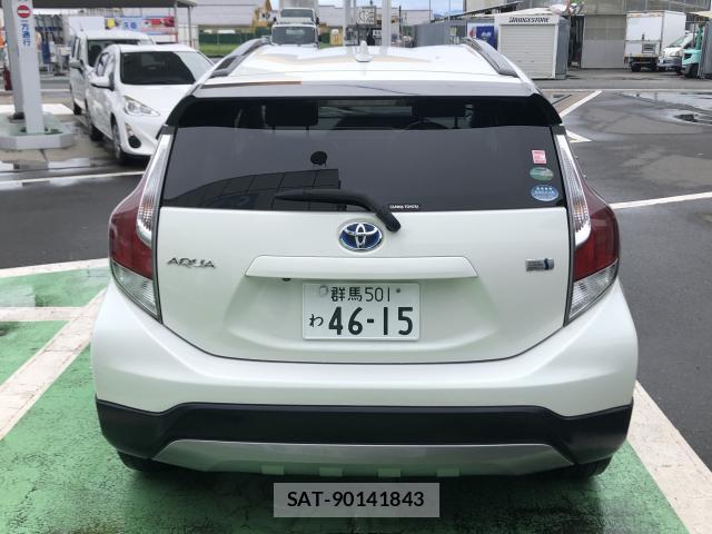 Toyota AQUA 2015-12 8752700-1
