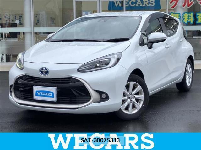 Toyota AQUA 2022-05 8752782-0